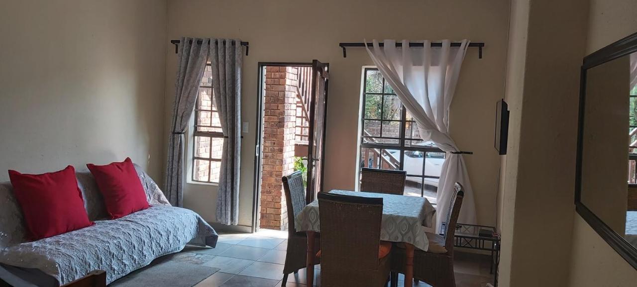 13 @ Rhinoroad Nelspruit Apartment Mbombela Ngoại thất bức ảnh